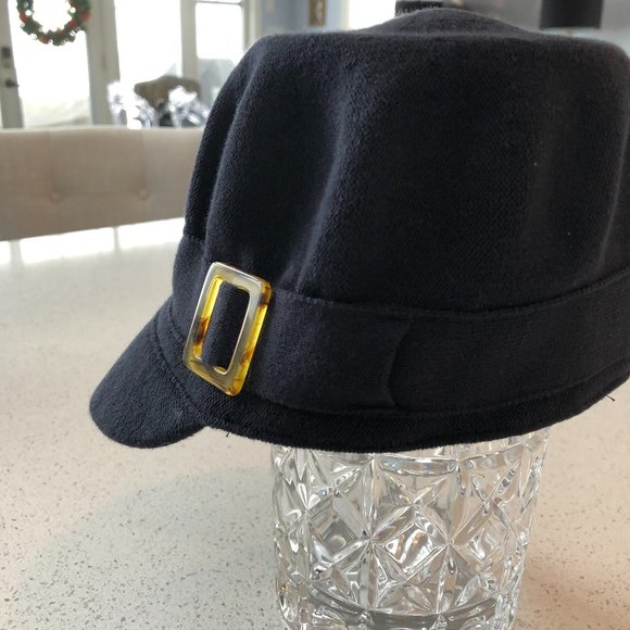 Holt Renfrew Navy Blue Baker Boy Cap with Tortoise Shell Buckle - Picture 3 of 5